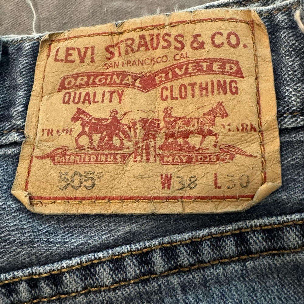 Levi's 505 Regular Fit Men's Jeans Size 38x30 100% Cotton Non-Stretch - Picture 2 of 8